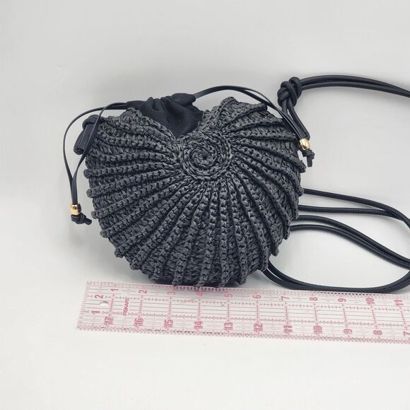 H&M RARE Shell Shaped Straw Rattan Drawstring Crossbody Bag - Picture 9 of 11
